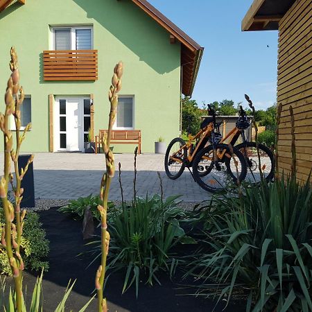 Holiday Home Znojmo W/ Wellness & Wine Exterior foto